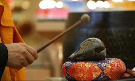 老僧说:《晨钟偈》文句有许多邪见