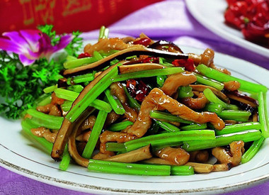 水芹菜炒香干 享受初夏的清香