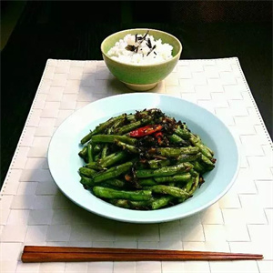 春吃豆胜过肉,常吃驻年轻!