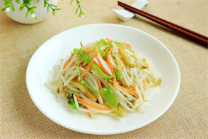 豆芽被称为“春季宝”,春天食用健脾又养肝,附食谱