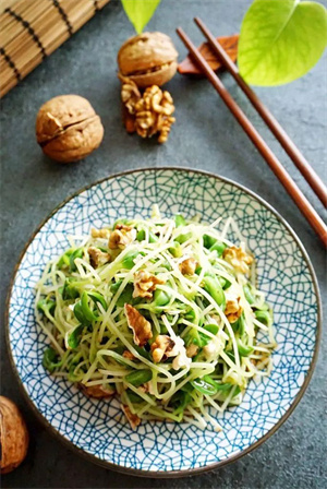 豆芽被称为“春季宝”,春天食用健脾又养肝,附食谱