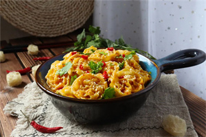 网红吸汁面藕最好吃的做法,香辣爽口,咬一口满嘴汤汁