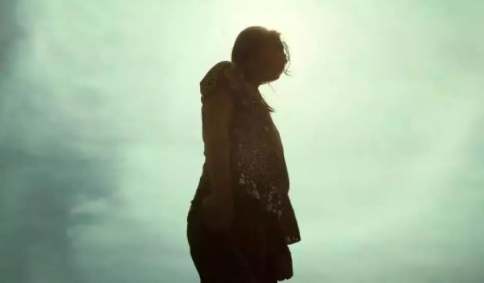 她为爱疯狂30年,却得不到丈夫疼爱,兜兜转转一场空