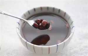 气血不足脸色差, 喝碗素食五红汤~