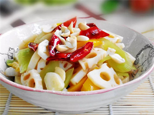 莲藕,生吃清热,熟吃健脾~