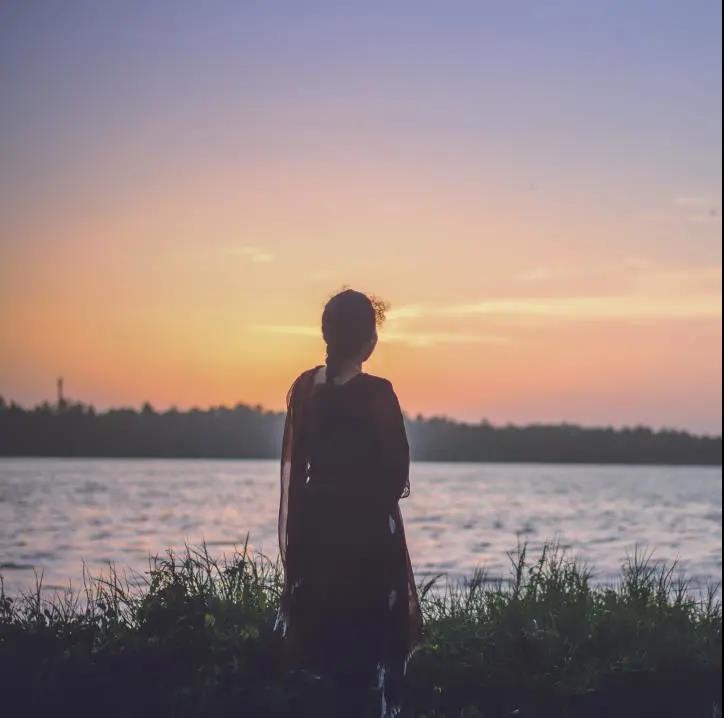 佛教典故 | 优婆夷若伊妮得皮肤病的缘由