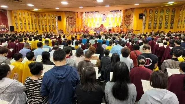 轉載:全美和世界各地上千佛教信眾 匯聚南加共慶佛誕